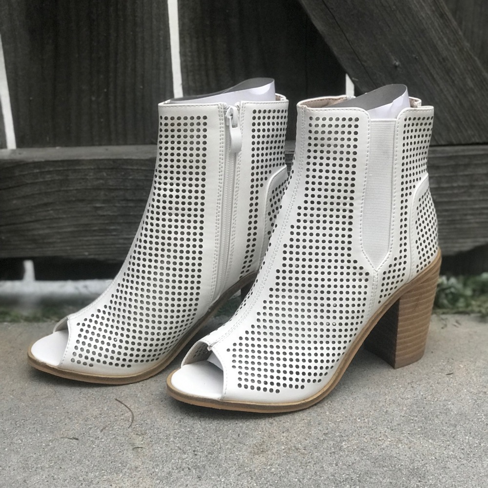 LAST PAIR SIZE 7.5 - Picture 2 of 4